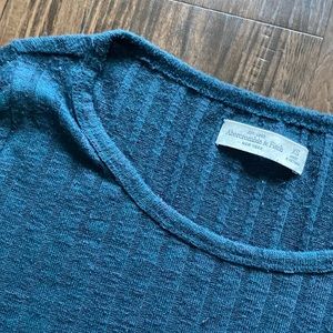 XS Abercrombie long sleeve shirt
